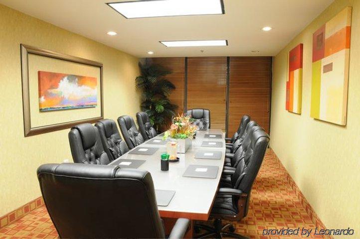 Holiday Inn Hotel Atlanta-Northlake, A Full Service Hotel Tucker Kinh doanh bức ảnh